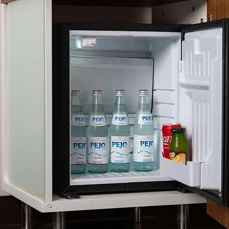 Отель Western De Capuleti 3*