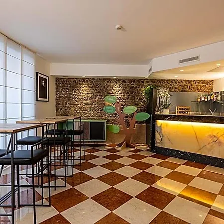 Western De Capuleti 3*